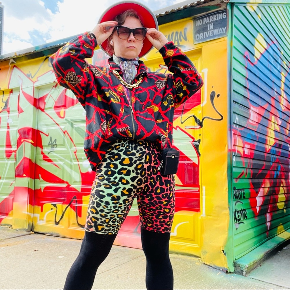 EVR Silk Gold Accessories Repeat Print True Vintage ZipUp Red Gold Bomber Jacket - Picture 11 of 17